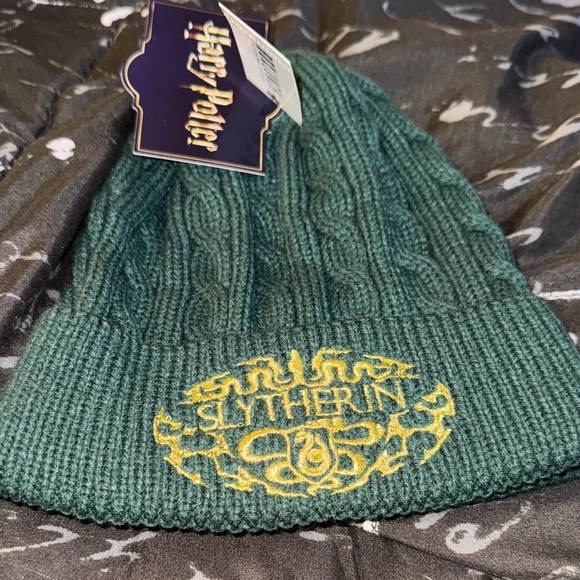 Harry Potter Slytherin Cable Knit Beanie — BoxLunch Exclusive - Picture 1 of 3